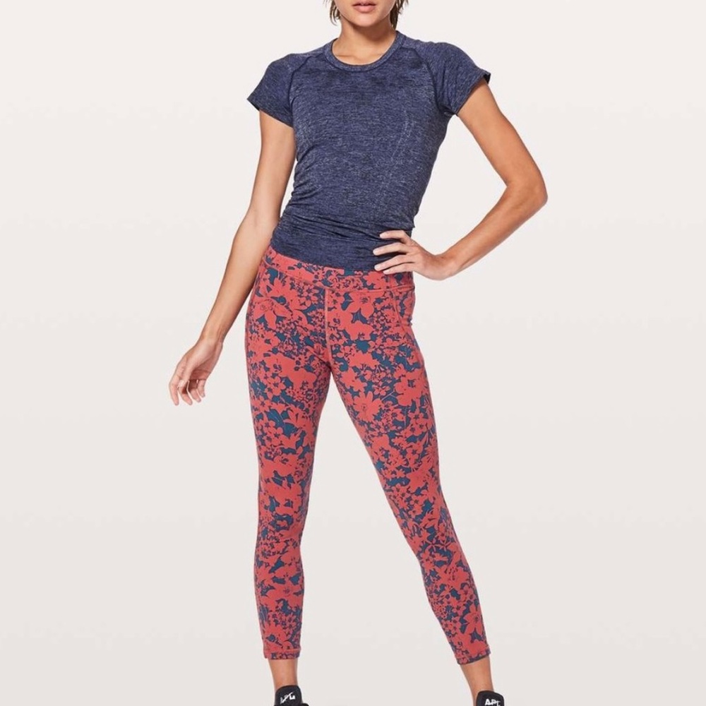 Lululemon High Rise Crop Pant Size 8 Coral and Navy